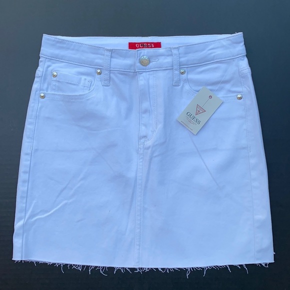 New GUESS Women's Mini Skirt SZ S - Picture 1 of 4